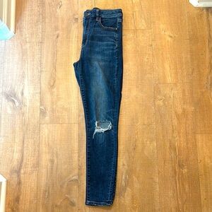 American Eagle destructed, high waist, skinny jeans